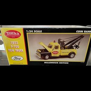 Vintage Tonka 1953 F-100 Tow Truck coin bank